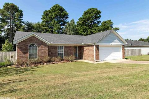 1621 Davis Dr, Bryant, AR 72022 photo 1