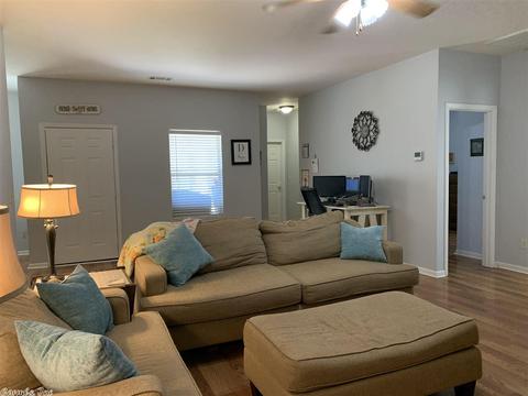 1609 Deerfield Dr, Benton, AR 72019 photo 4