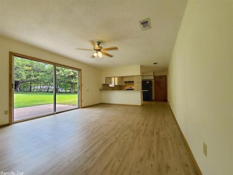 910 Circle Dr, De Queen, AR 71832 photo 8