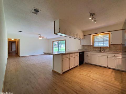 910 Circle Dr, De Queen, AR 71832 photo 6