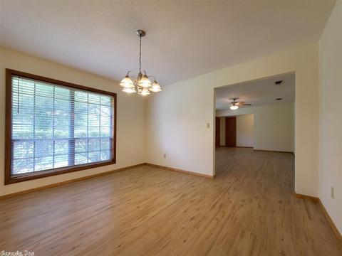 910 Circle Dr, De Queen, AR 71832 photo 5