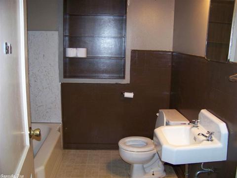 1118 E Highland St, Malvern, AR 72104 photo 8