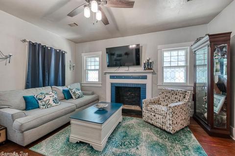 228 Davis St, Conway, AR 72034 photo 3