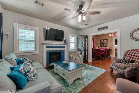 228 Davis St, Conway, AR 72034 photo 6