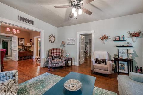 228 Davis St, Conway, AR 72034 photo 7