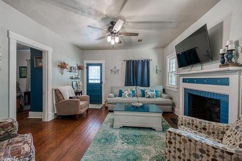 228 Davis St, Conway, AR 72034 photo 4