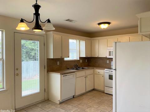 1010 Tori Ln, Beebe, AR 72012 photo 9