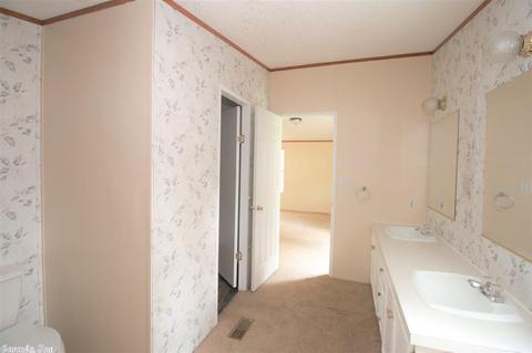 127 Glover, Romance, AR 72136 photo 10