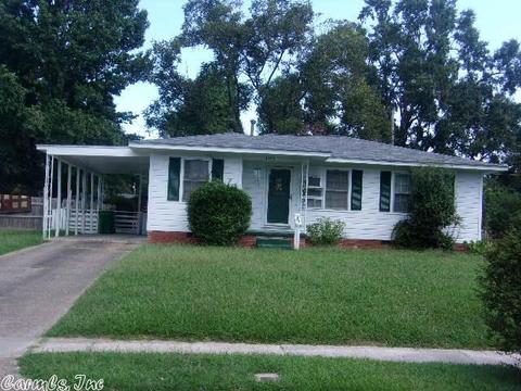3303 Tulip St, Pine Bluff, AR 71603 photo 1