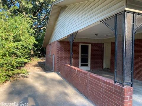 409 S Ash St, Conway, AR 72034 photo 2