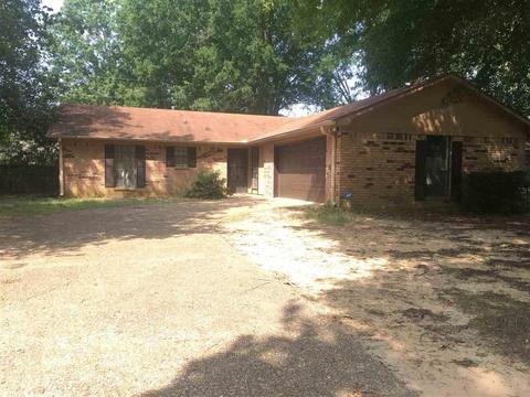 209 Fairway, Conway, AR 72034 photo 1