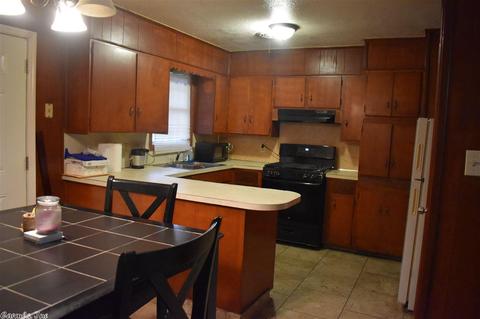 1302 Avondale Dr, Pine Bluff, AR 71601 photo 3