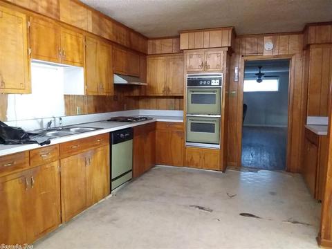 801 Forest, Benton, AR 72015 photo 2