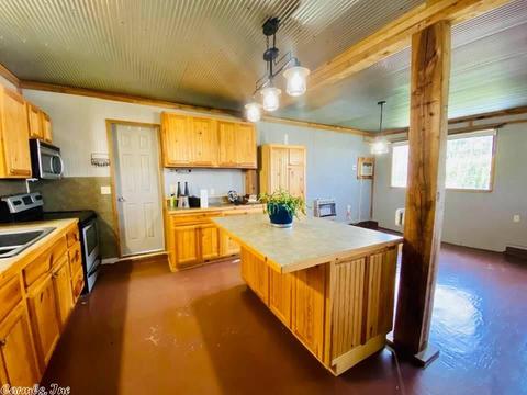 1302 Holmes Rd, Mountain View, AR 72560 photo 4