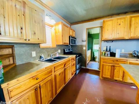 1302 Holmes Rd, Mountain View, AR 72560 photo 5