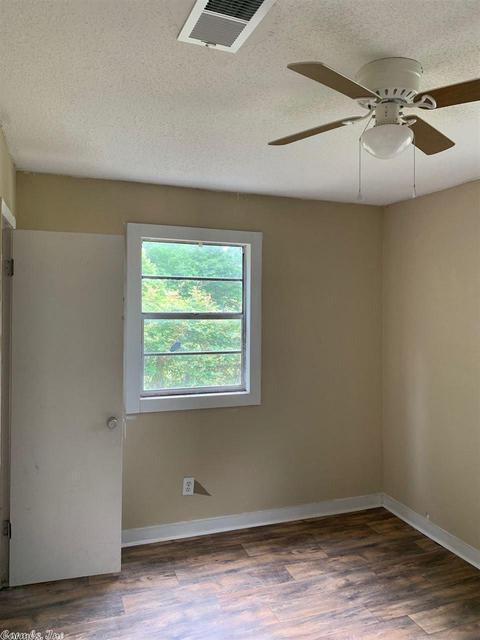 2406 W Saracen Ave, Pine Bluff, AR 71601 photo 6