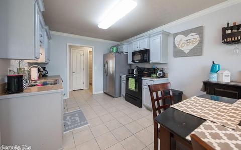 4002 Madrid, Benton, AR 72015 photo 3