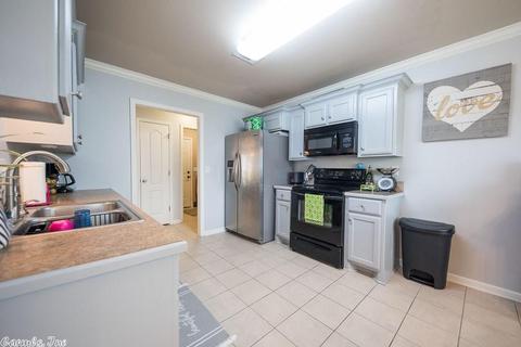 4002 Madrid, Benton, AR 72015 photo 4