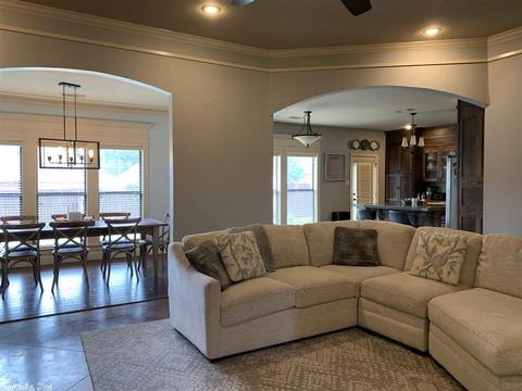 1140 Calloway Dr, Conway, AR 72034 photo 4