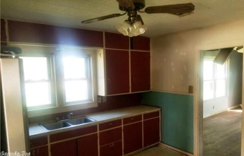 815 W 6th St, Rector, AR 72461 photo 3