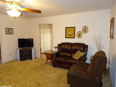 7 Marshall Dr, Searcy, AR 72143 photo 3