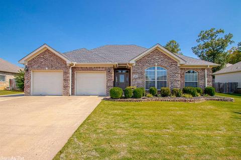 3910 Edgewater Dr, Benton, AR 72019 photo 1
