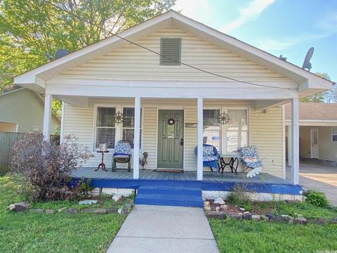 1361 Davis, Conway, AR 72034 photo 2
