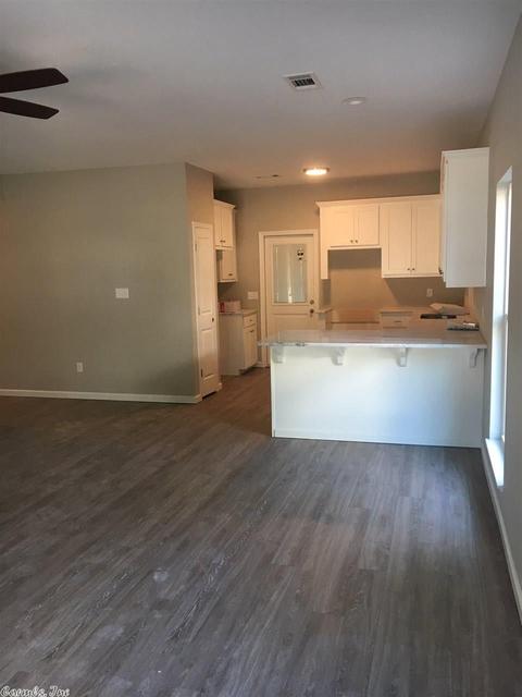 712 Hester, Benton, AR 72015 photo 4