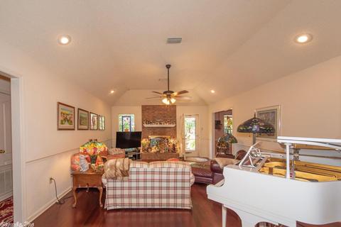 295 Pickwicket Dr, Conway, AR 72034 photo 3