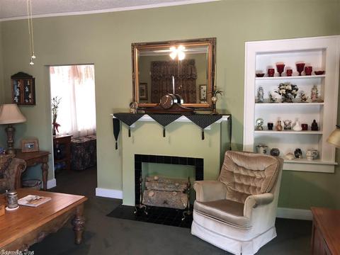 1102 W 6th St, Pine Bluff, AR 71603 photo 2