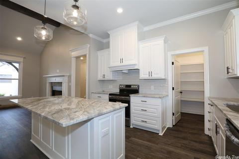 805 Dawsons Pointe Ave, Bryant, AR 72022 photo 8