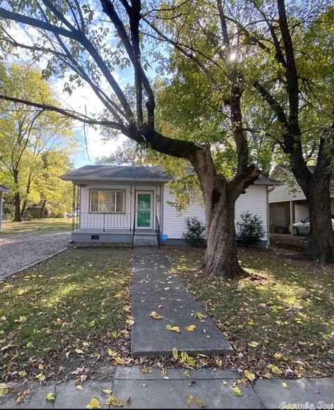 517 First St, Conway, AR 72032 photo 1