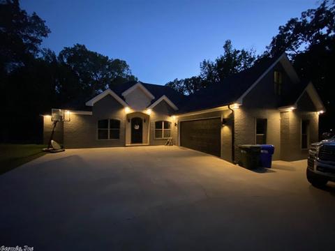 2225 Blaney Hl, Conway, AR 72032 photo 1