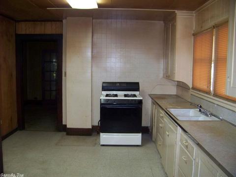809 E Sullenberger, Malvern, AR 72104 photo 3