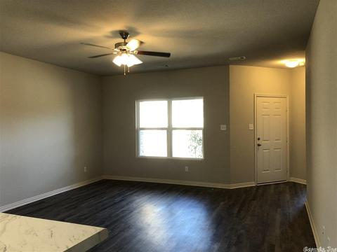 2015 Matthews Meadows Ln, Conway, AR 72032 photo 4