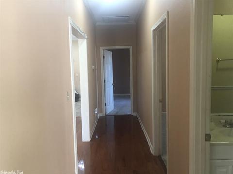 704 E North St, Benton, AR 72015 photo 8