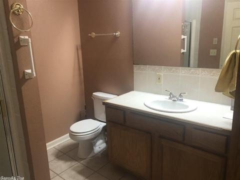 704 E North St, Benton, AR 72015 photo 7