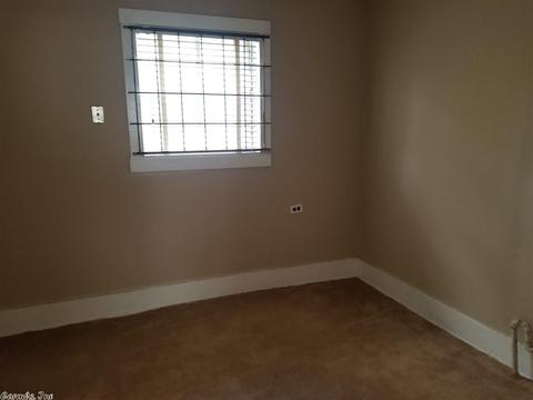 2004 S Georgia, Pine Bluff, AR 71603 photo 11