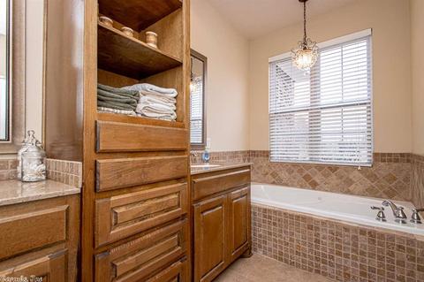 1301 Vanderbuilt Dr, Benton, AR 72019 photo 9