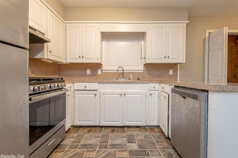 2410 Prysock, Benton, AR 72015 photo 7