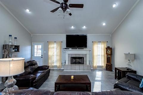 1902 Rodeo Dr, Bryant, AR 72022 photo 2