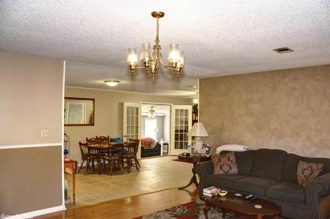 2 Summit Cir, Searcy, AR 72143 photo 4