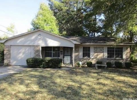 615 Belmont Dr, Pine Bluff, AR 71603 photo 1