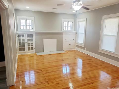 715 E Highland Ave, Malvern, AR 72104 photo 4