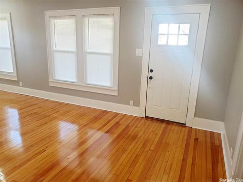 715 E Highland Ave, Malvern, AR 72104 photo 3