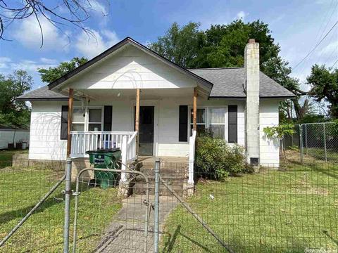 205 N 3rd St, Flippin, AR 72634 photo 1