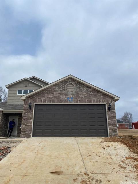 2424 Kenneth Dr, Benton, AR 72015 photo 1