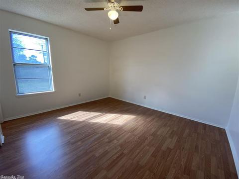 15 Woodbriar Ct, Jacksonville, AR 72076 photo 7