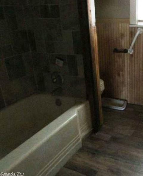 415 N Main St, Rector, AR 72461 photo 9