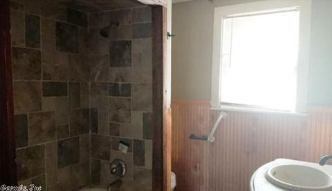415 N Main St, Rector, AR 72461 photo 8